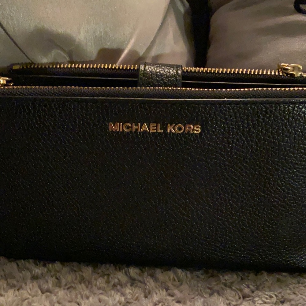 MICHAEL KORS BLACK PEBBLE LEATHER WALLET